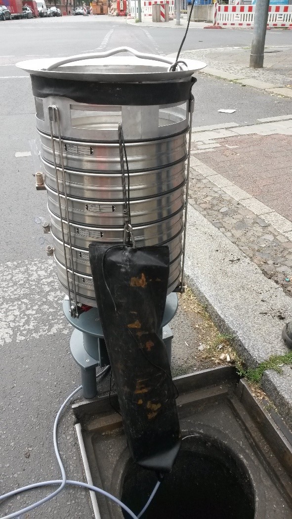 Probenahmekorb (PNK) zur in situ Beprobung von Straßenablaufwasser